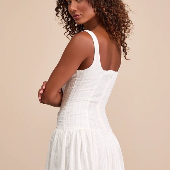 1 white dress - Picture 4 of 5